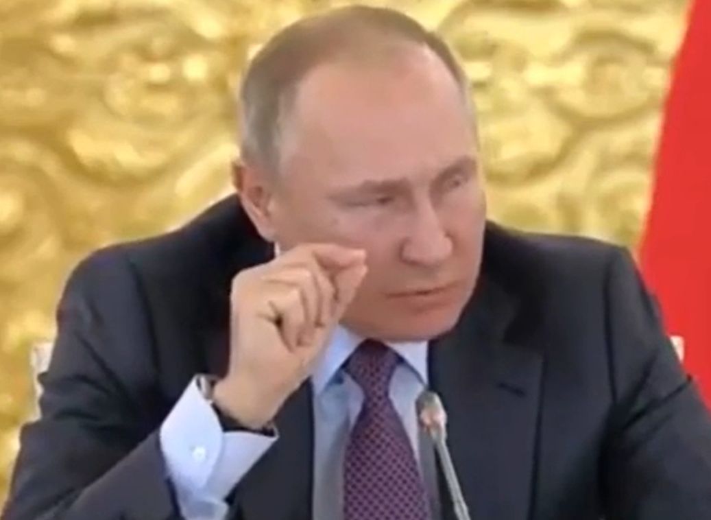 Путин объяснил жесткие приговоры за «брошенные стаканчики»