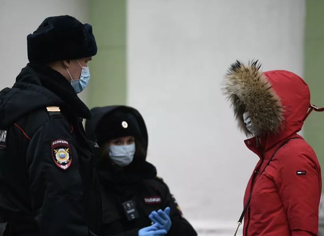 В России ввели штрафы за нарушение карантина и распространение фейков