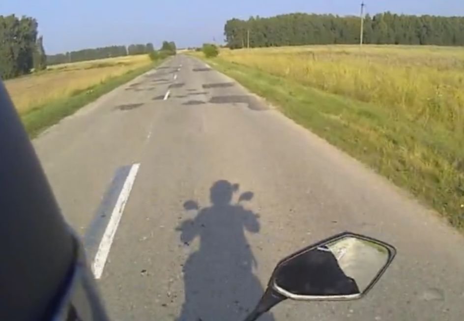 Мотоциклист проехал по «дороге Ковалева» (видео)
