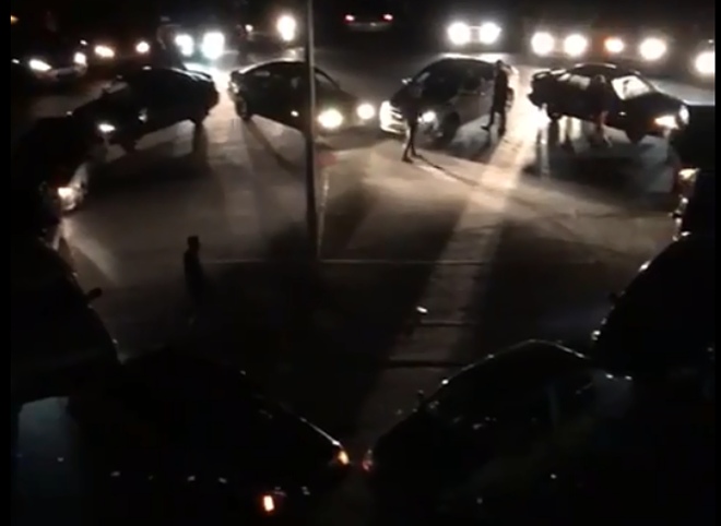 Влюбленный рязанец пригнал пару десятков машин на парковку «Премьера» (видео)