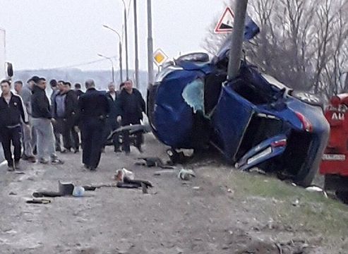 В Захаровском районе Kia влетела в столб, водитель погиб