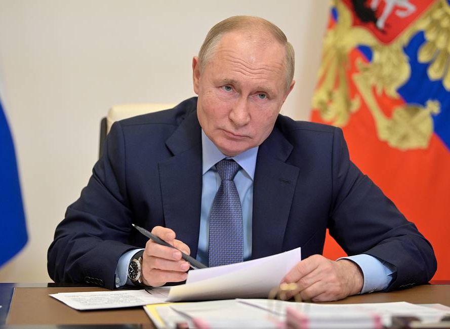 Путин утвердил закон о пожизненном сроке для педофилов