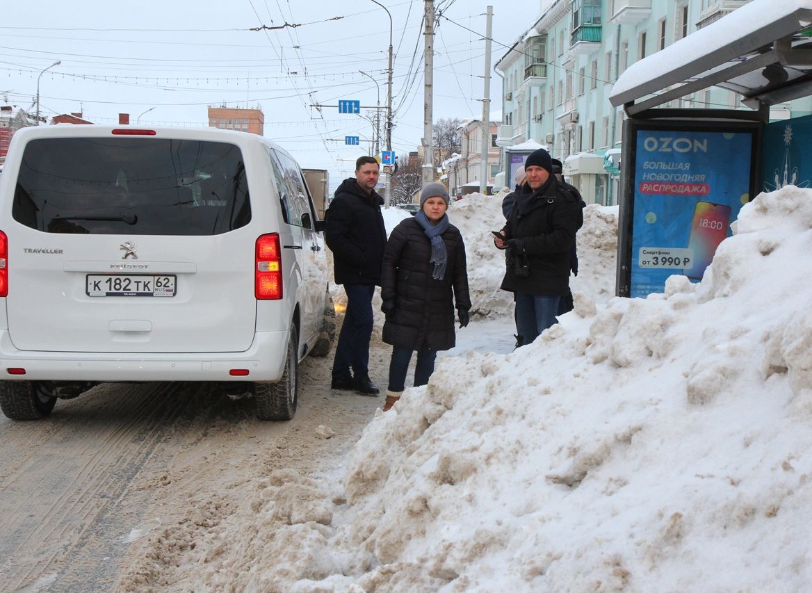 Сорокина посетила не очищенные от снега улицы Рязани по «списку из соцсетей»