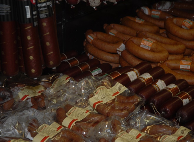 Экономист спрогнозировал сроки снижения цен в российских магазинах