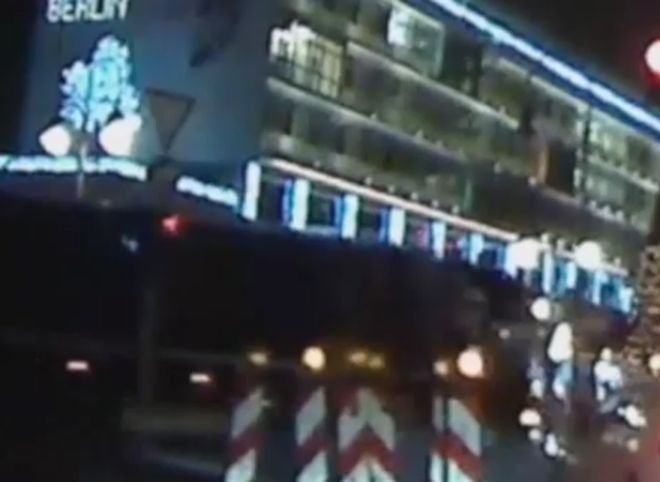 Момент атаки на рождественскую ярмарку в Берлине попал на видео
