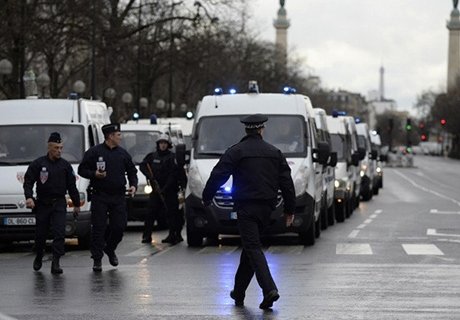 В Париже для безопасности мобилизуют военных