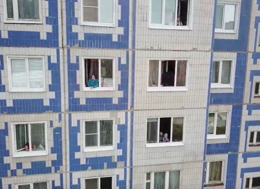 Жители Касимова кричат из окон, протестуя против строительства высотки во дворе