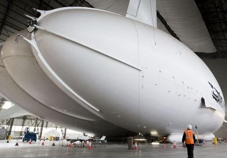 В Британии испытали самое большое в мире воздушное судно