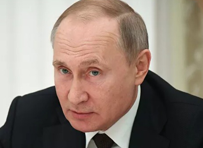 Путин заявил, что во вторник вакцинируется от коронавируса