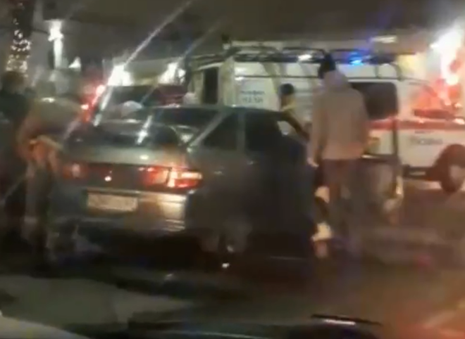 Опубликовано видео с места серьезной аварии в центре Рязани