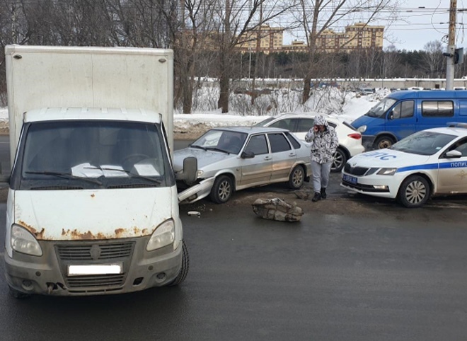 В ДТП на Московском шоссе пострадала 33-летняя женщина