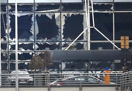 Названы имена исполнителей терактов в аэропорту Брюсселя