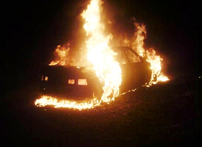 В Скопинском районе сгорели гараж и автомобиль
