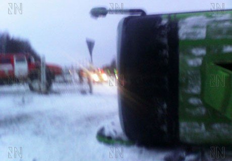 В Чувашии перевернулся автобус, следовавший из Рязани в Казань (видео)
