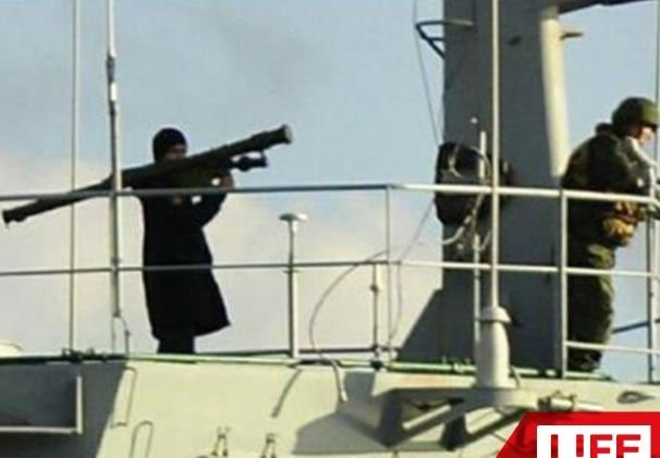 Российский военный проплыл по Стамбулу с ПЗРК на плече — СМИ