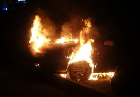 На улице Западной сгорел Opel Astra