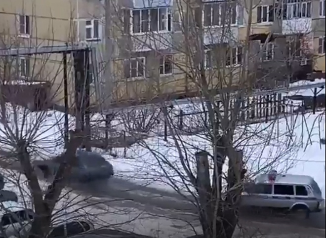 Видео: полиция преследует водителя на Забайкальской