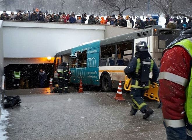 СК рассказал о техническом состоянии автобуса, который въехал в подземный переход в Москве