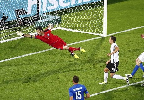 Германия по пенальти обыграла Италию и вышла в полуфинал ЧЕ