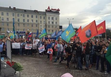 Более 1 тыс. человек вышли поддержать офицера из Рязани