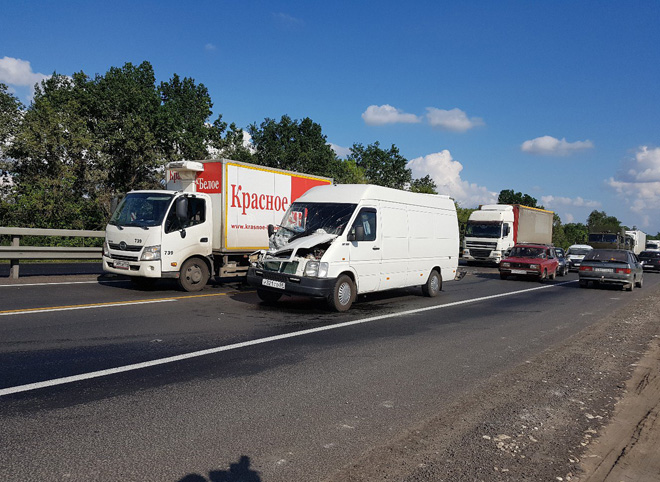 Массовое ДТП на трассе М5 под Рязанью: столкнулись пять машин