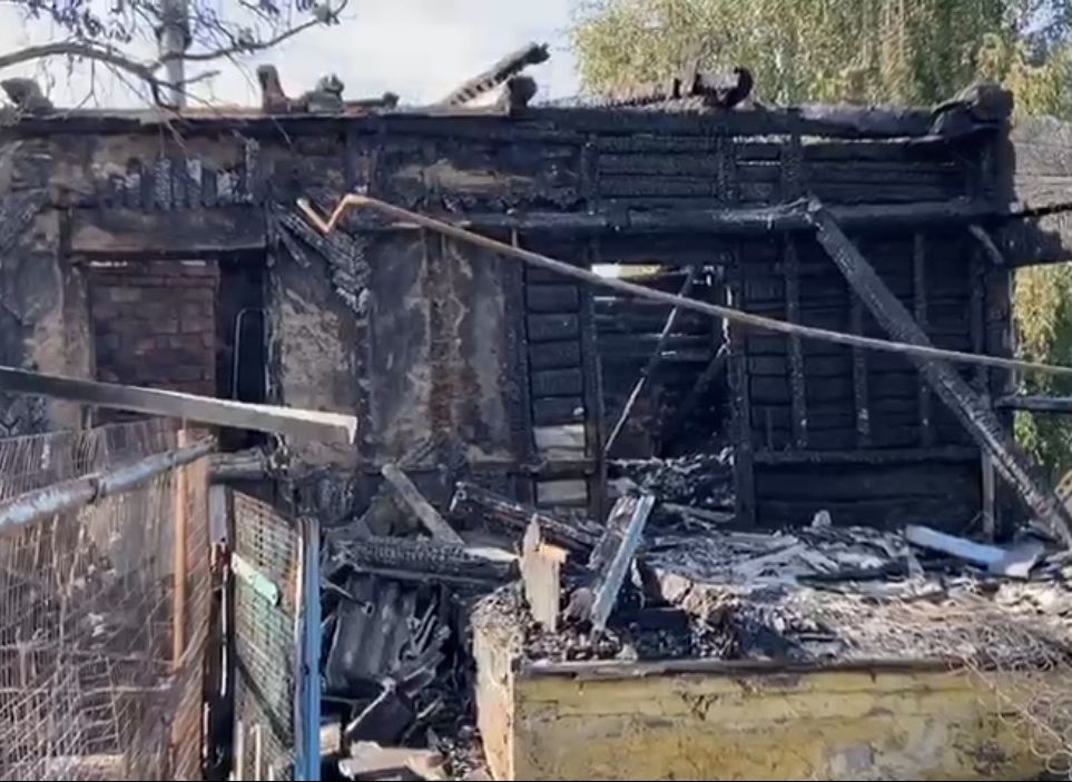 Двое рязанцев избили до полусмерти знакомого и подожгли его дом