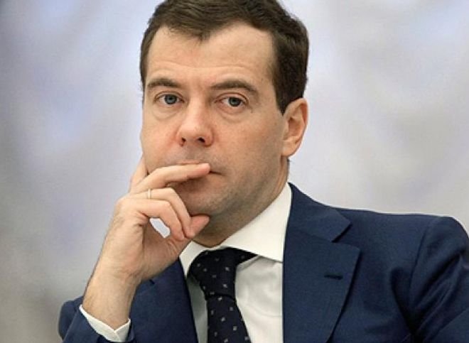 Медведев напомнил россиянам, что «денег нет»