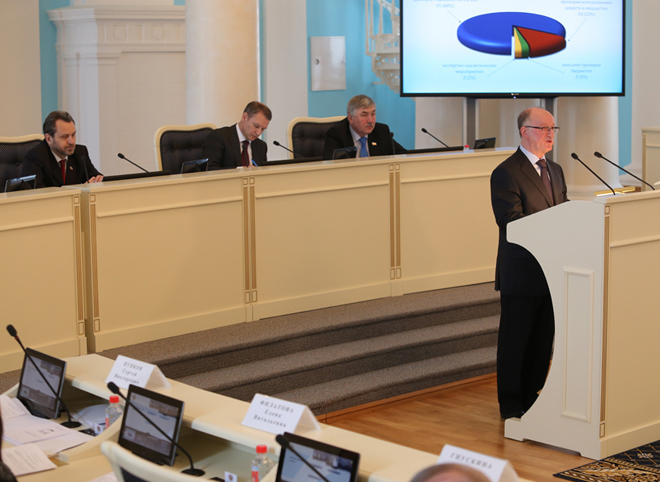 Контрольно-счётная палата региона отчиталась перед депутатами областной Думы о работе в 2015 году
