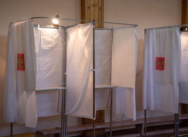 Экзит-поллы: 71,2% россиян проголосовали за поправки
