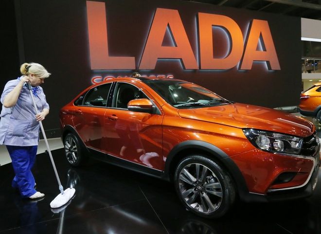 На «АвтоВАЗе» прокомментировали «дефицит» Lada Vesta