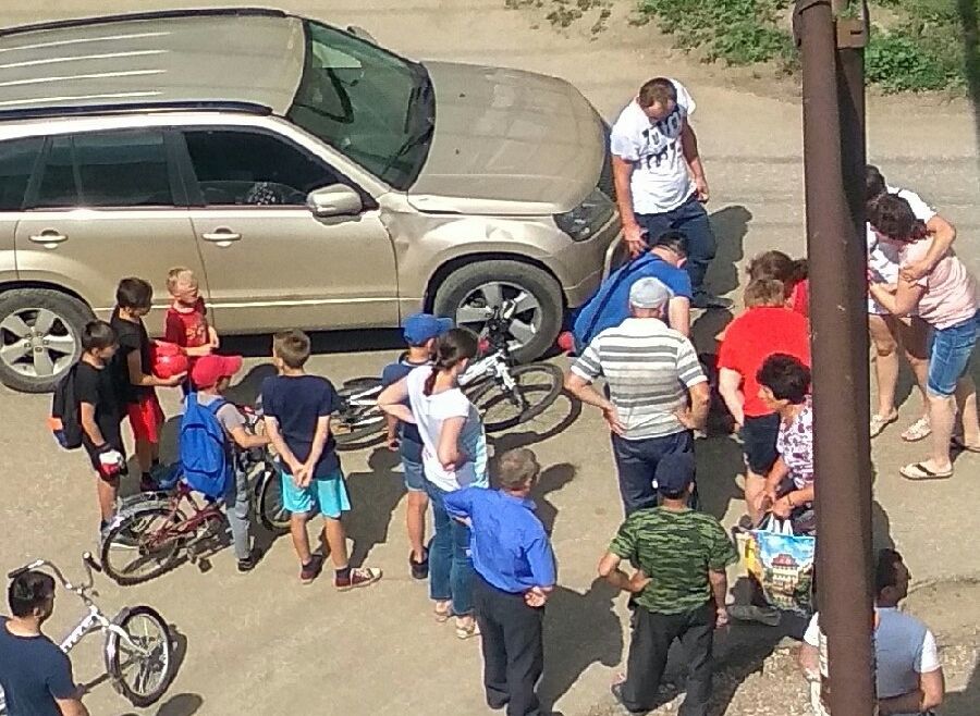 В Рыбном автомобиль сбил ребенка на велосипеде