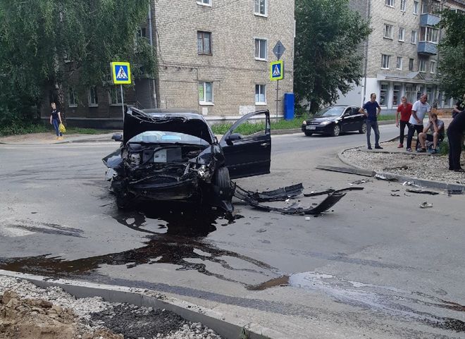 В Шлаковом произошла серьезная авария