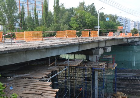 Из-за ремонта путепровода на Есенина вновь поменяется схема движения транспорта