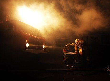 Во время пожара под Тюменью в вагончике-бытовке погибли семь рабочих
