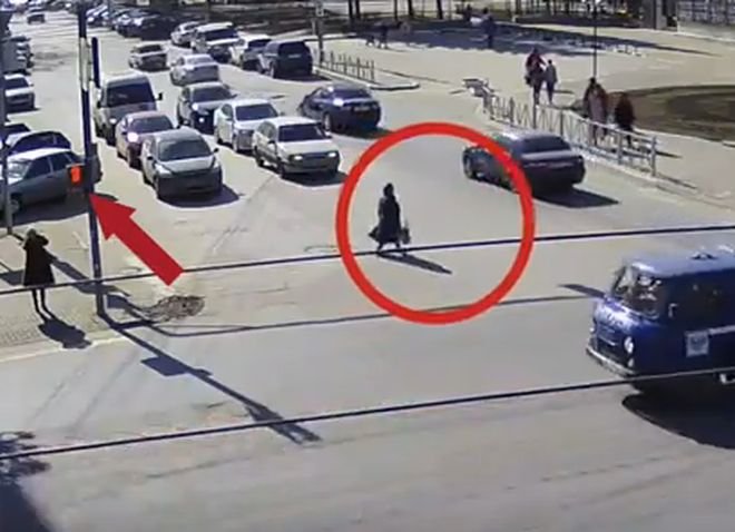 В Рязани сделали видеоподборку с «бессмертными» пешеходами