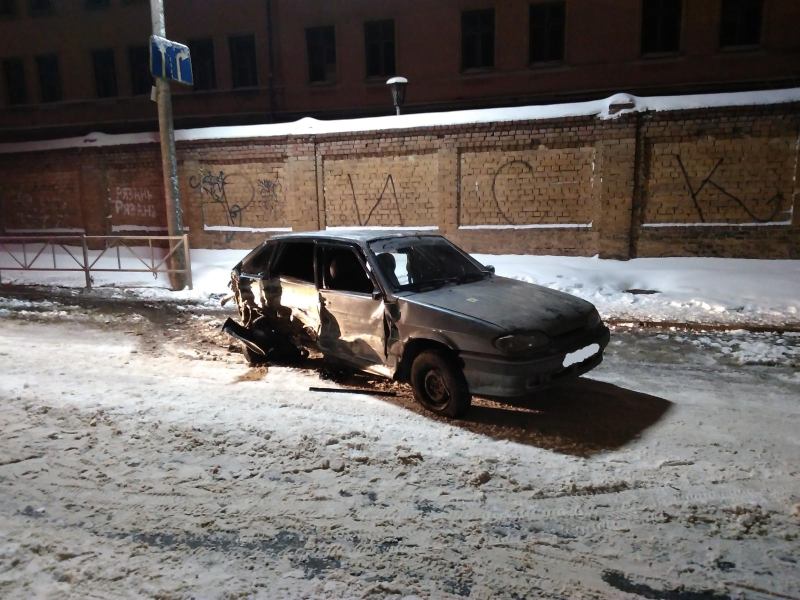 Пьяный водитель «четырнадцатой» устроил серьезное ДТП в центре Рязани