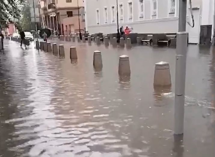 В Москве после ливня затопило Третьяковскую галерею