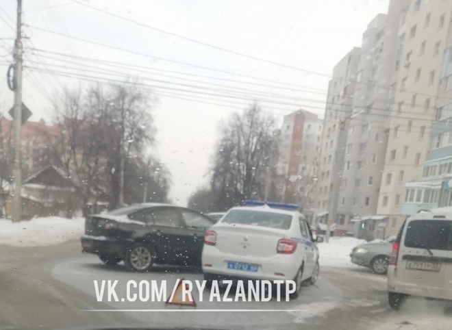 В рязанской Горроще произошло ДТП с участием полицейского автомобиля