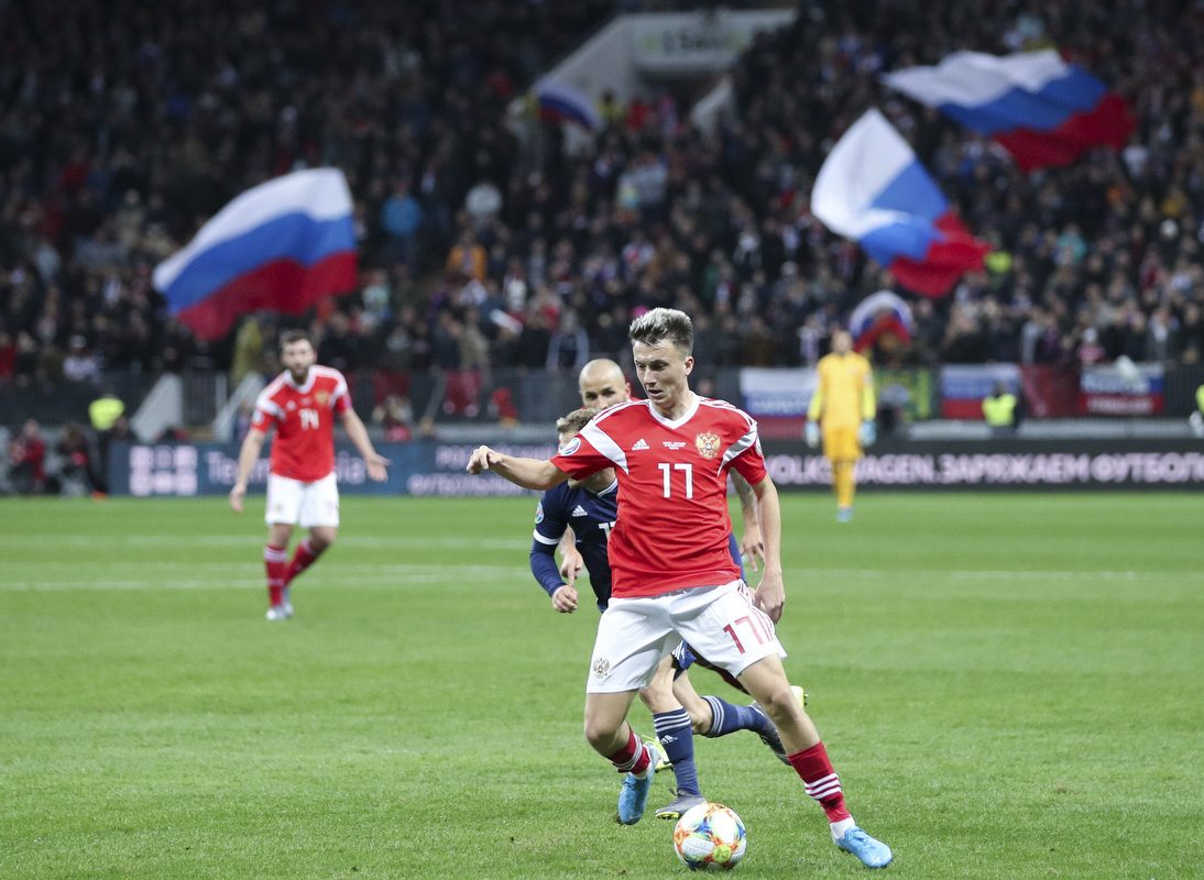 Сборная России по футболу не сможет выступить под своим флагом на ЧМ-2022 в Катаре