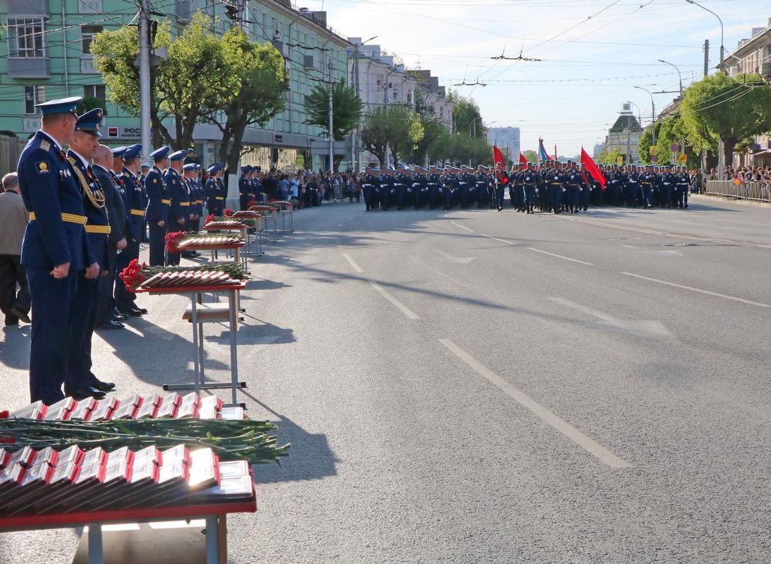 Рязанских десантников торжественно встретили на площади Победы