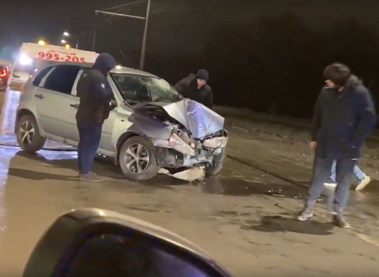 В ДТП на Московском шоссе пострадали 24-летняя девушка и 15-летняя девочка