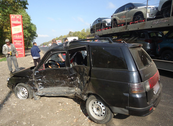 При столкновении ВАЗа и Daewoo в Рыбновском районе пострадали три человека