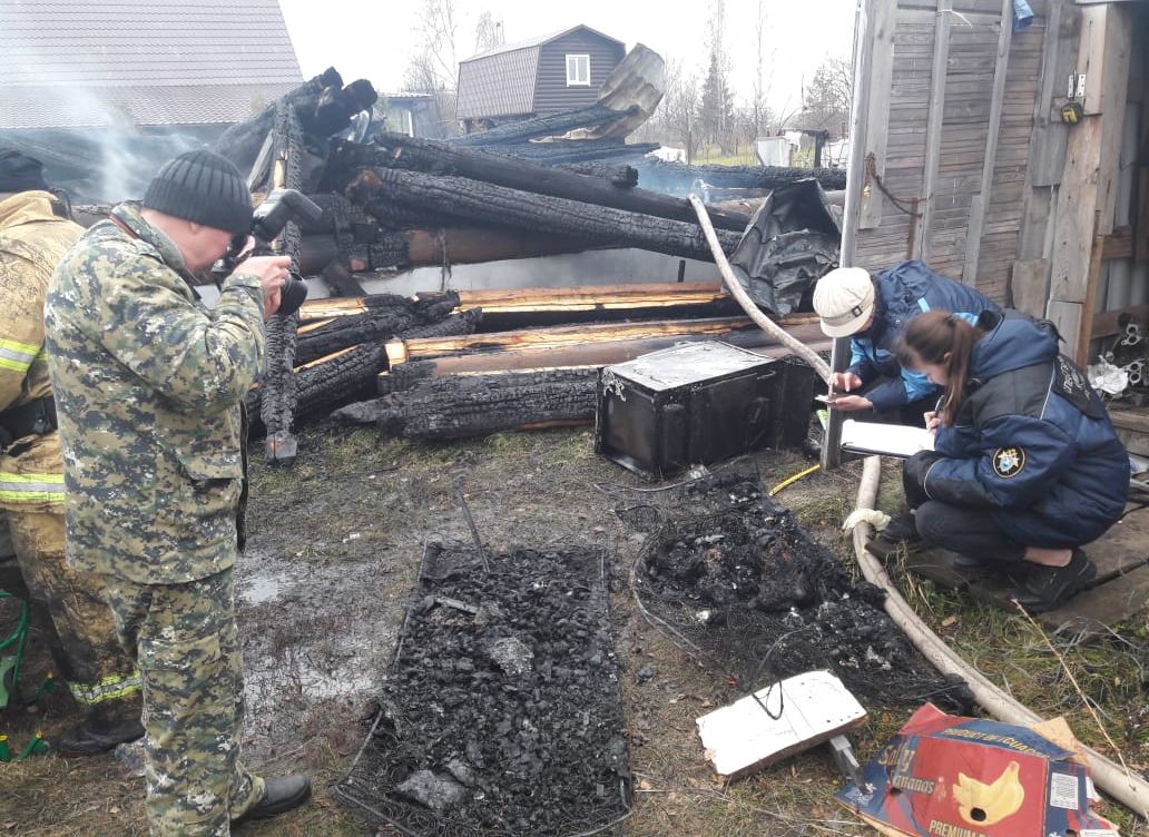 В Рязанской области на месте пожара обнаружены тела троих детей