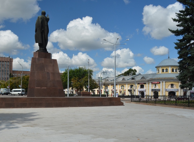 Мэрия расторгла контракт на второй этап реконструкции площади Ленина