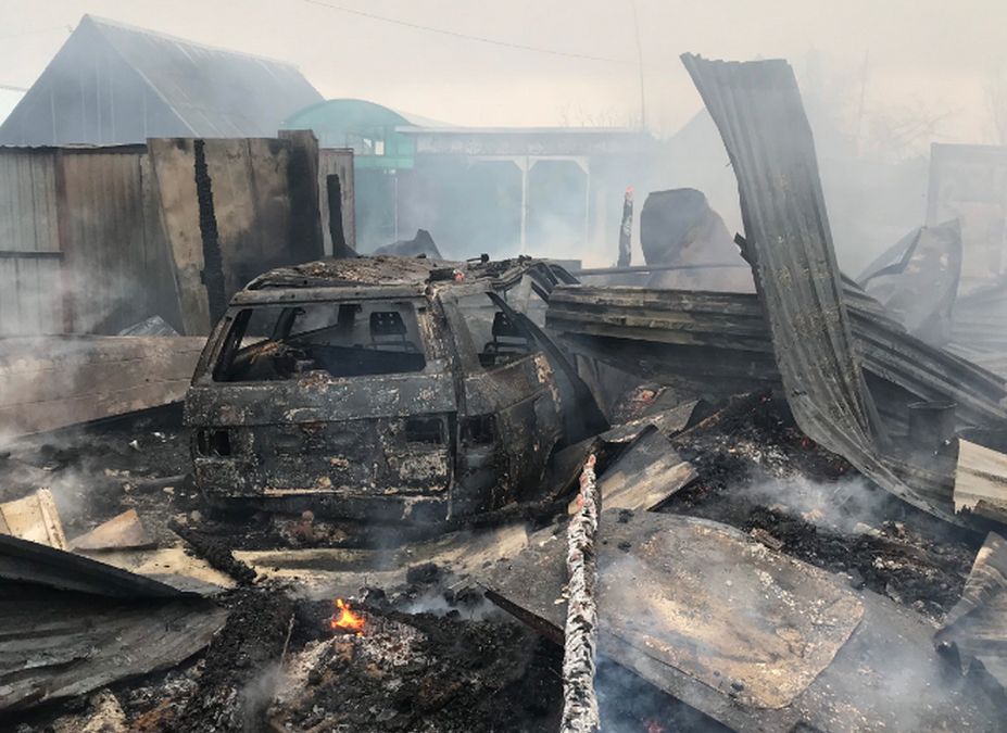 В Рыбновском районе сгорели два гаража и легковой автомобиль