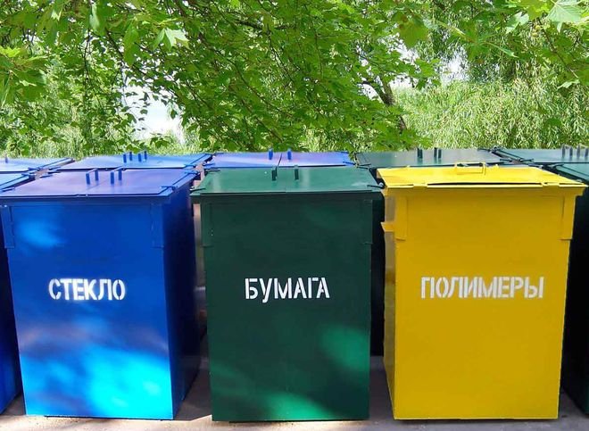 Жильцы дома на улице Горького купили контейнер для раздельного сбора мусора