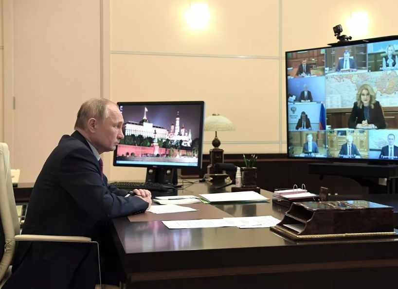 Путин дал ряд поручений в связи с пандемией