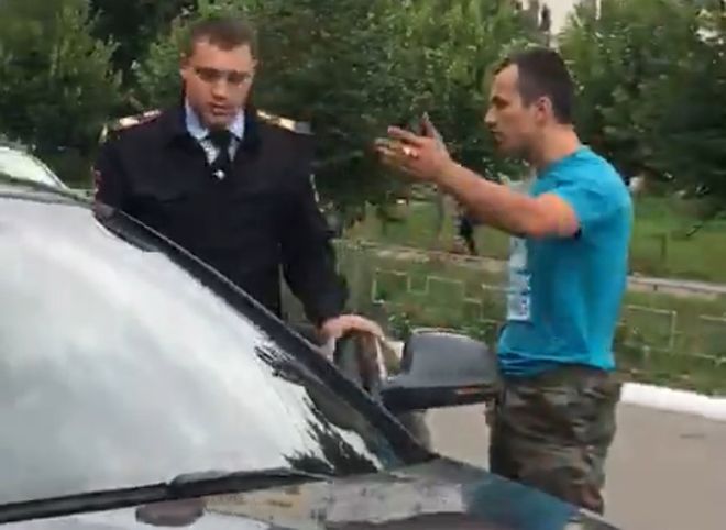 Видео: в центре Рязани водитель гонится за лихачом в погонах