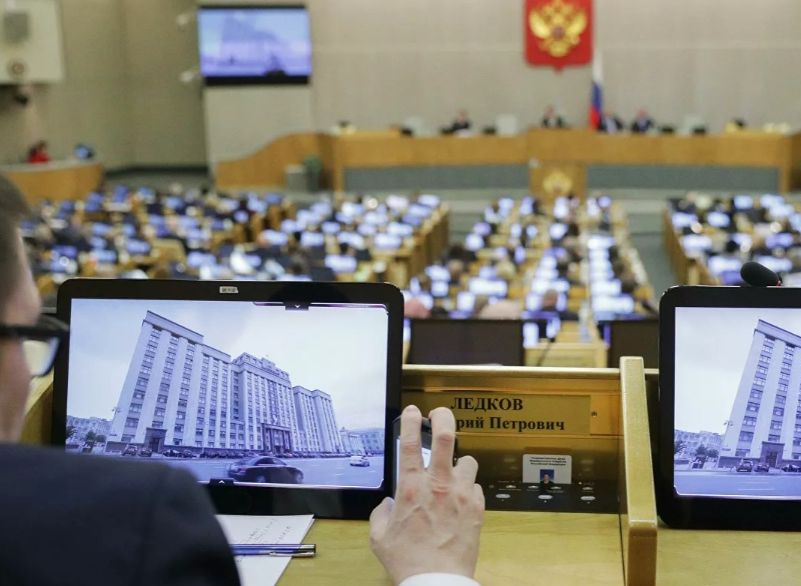 Госдума приняла в первом чтении законопроект о гарантиях экс-президенту