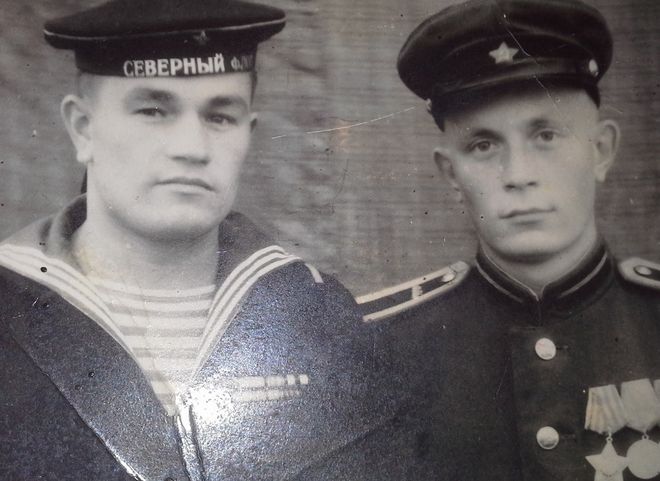 Рязанцев попросили помочь установить личность моряка на фотографии